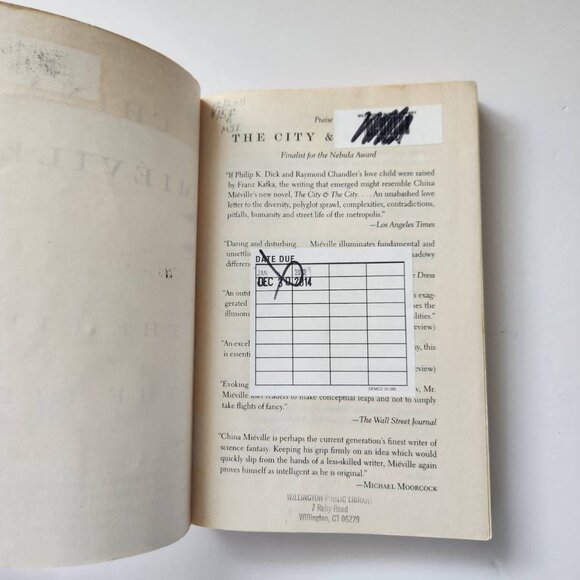 China Miéville "The City & The City" Paperback Book - Picture 8 of 10